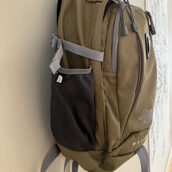 The North Face Wasatch Backpack Green/Grey Daypack Hiking Laptop - Picture 2 of 16